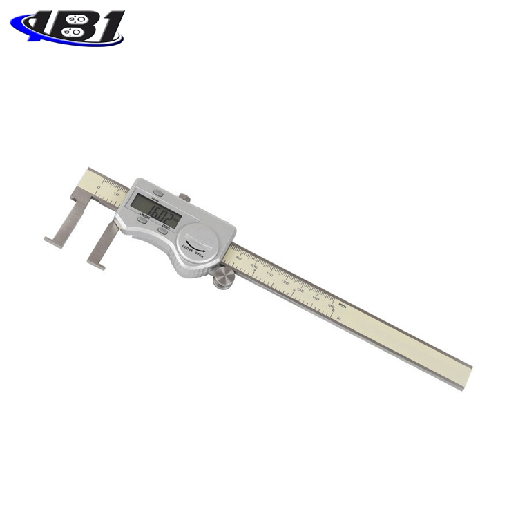 Digital caliper with flat head and groove